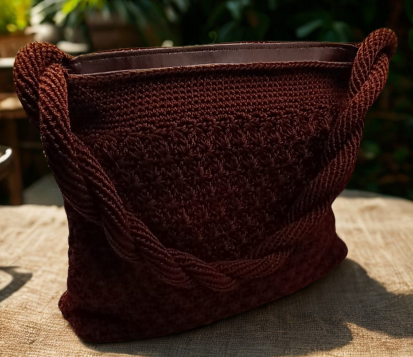 Bolsa marrón chocolate crochet, asas trenzadas, de gran capacidad.
