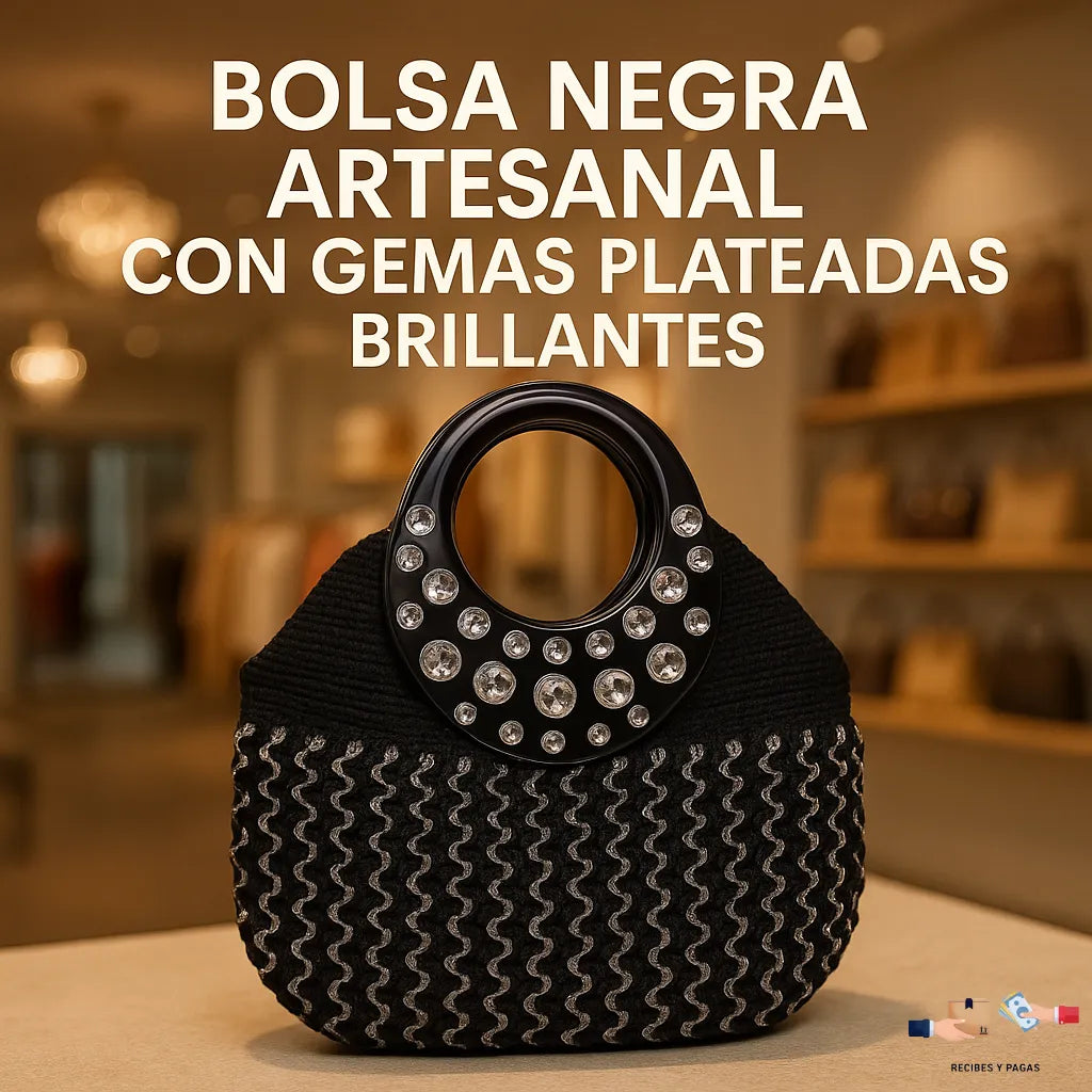 Bolsa negra crochet artesanal con gemas plateadas brillantes.
