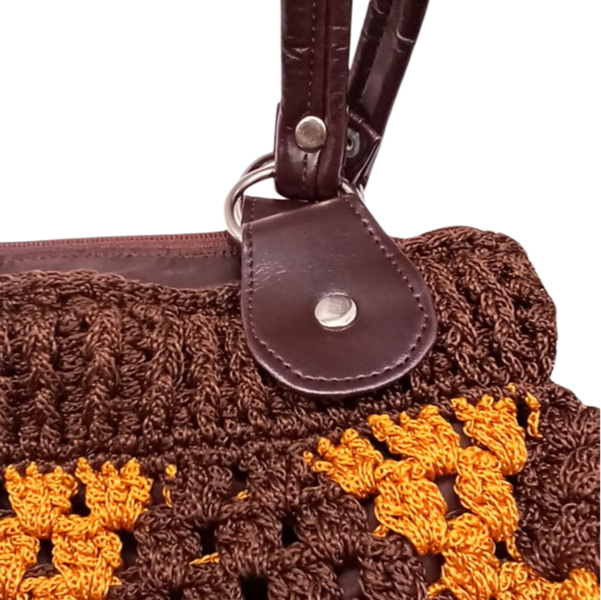 Bolso crochet moderno marrón terracota rombos, accesorio de moda.